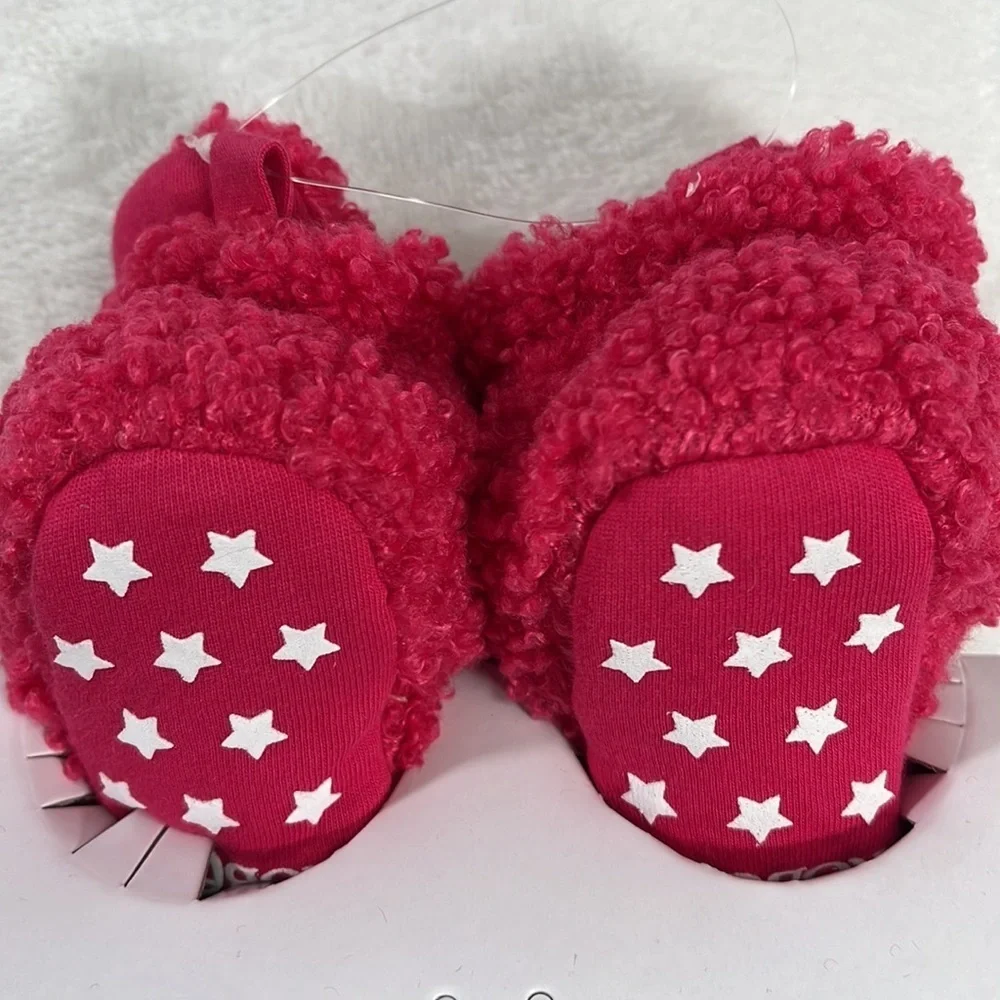 NWT Robeez Sherpa 0-3,‎ 6-12 Fuschia Pink Easy Snap Booties, Shoes